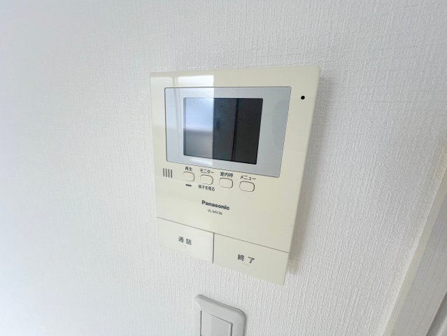 セキュリティ　TVモニターホンで来客が誰か確認してから開けて下さいね