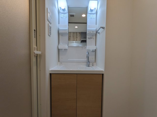 洗面設備　独立洗面台で身支度をすべて済ませてしまいましょう