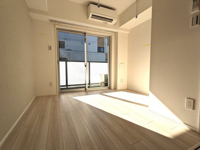 居室・リビング　こちらのリビングで趣味の時間をお楽しみください