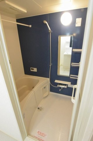 バス・シャワールーム　【エステート】お風呂です