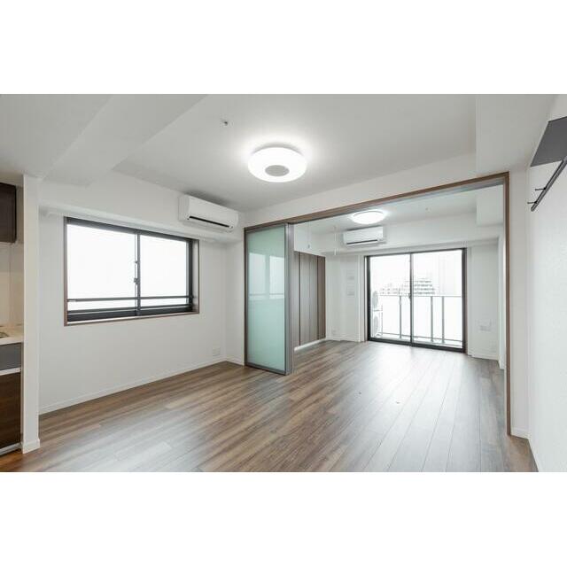 居室・リビング　Cタイプ2022年7月撮影 同タイプ1303号室の写真です。