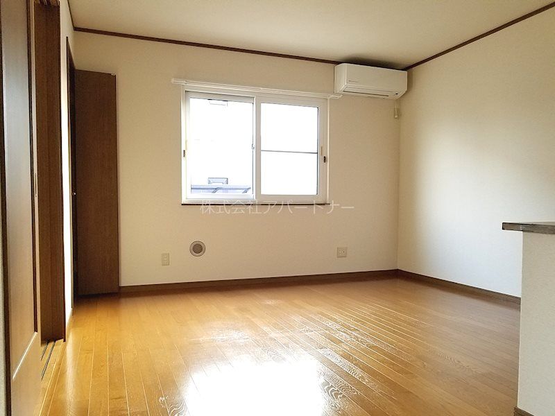 居室・リビング　同じ間取りの別部屋の写真です