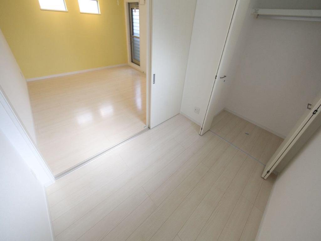 その他部屋・スペース　洋室3.3帖　クローゼット（収納充実してます）