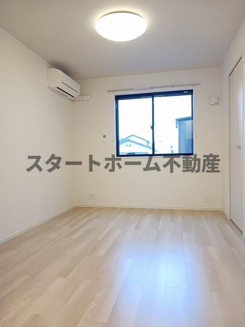 その他部屋・スペース　使い勝手のいい寝室です