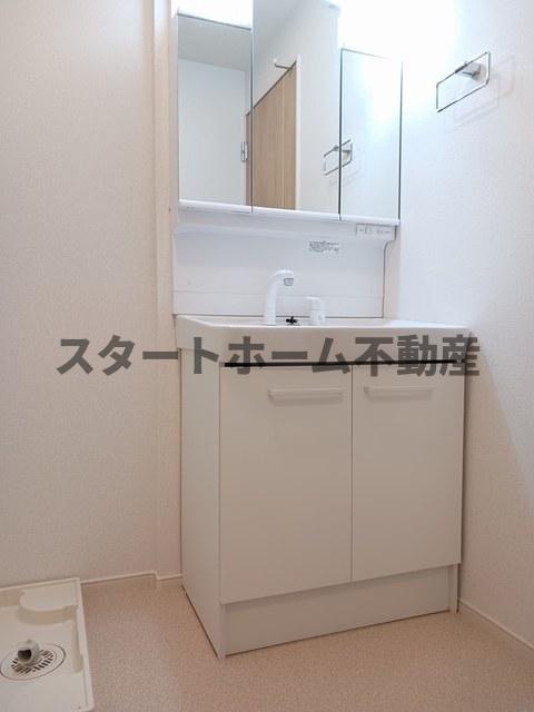 洗面設備　スペースが確保できる洗面所です
