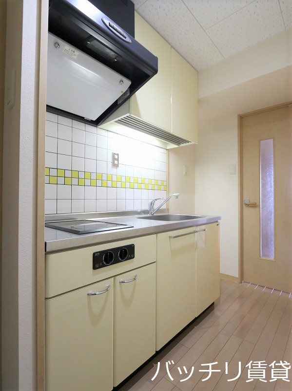 キッチン　画像は別号室イメージの為、現況を優先いたします。