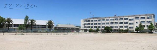 中学校　豊橋市立石巻中学校（中学校）まで3053m