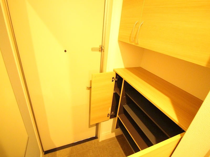 玄関　同物件別部屋イメージ