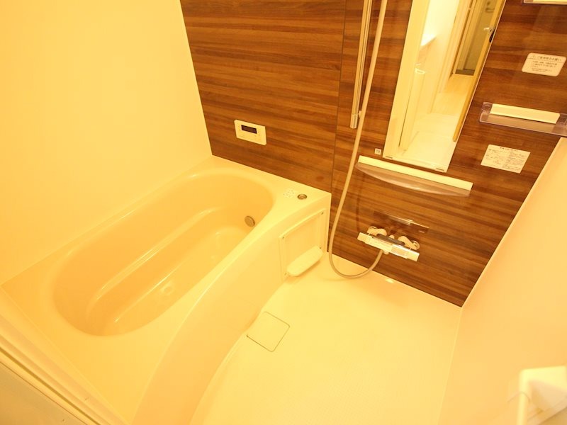 バス・シャワールーム　同物件別部屋イメージ