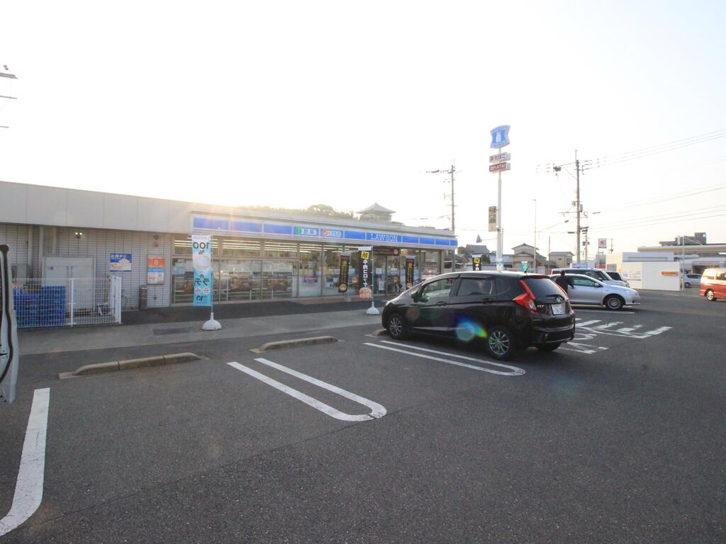 コンビニ　ローソン八幡日吉台二丁目店（コンビニ）まで844m