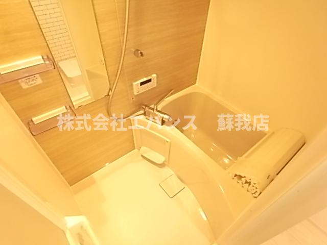 バス・シャワールーム　落ち着いた空間のお風呂です