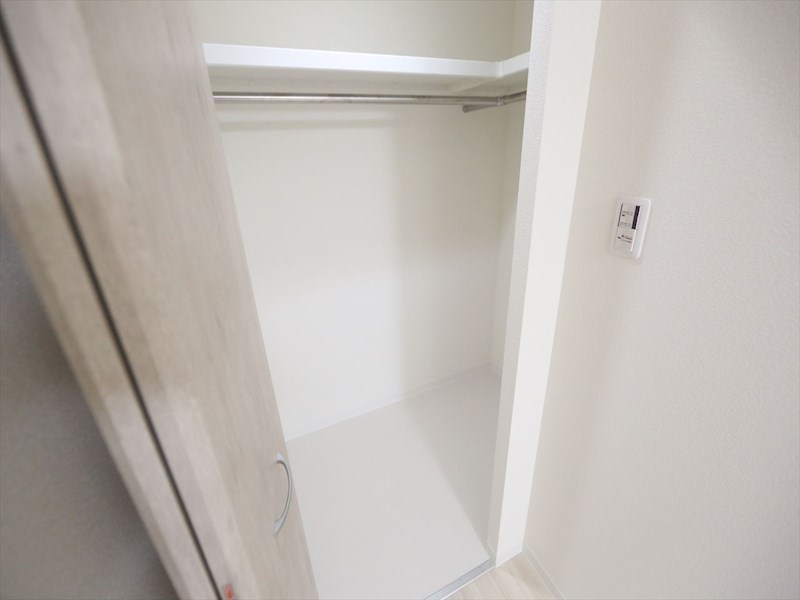 収納　ウォークインクローゼット（収納充実してます）