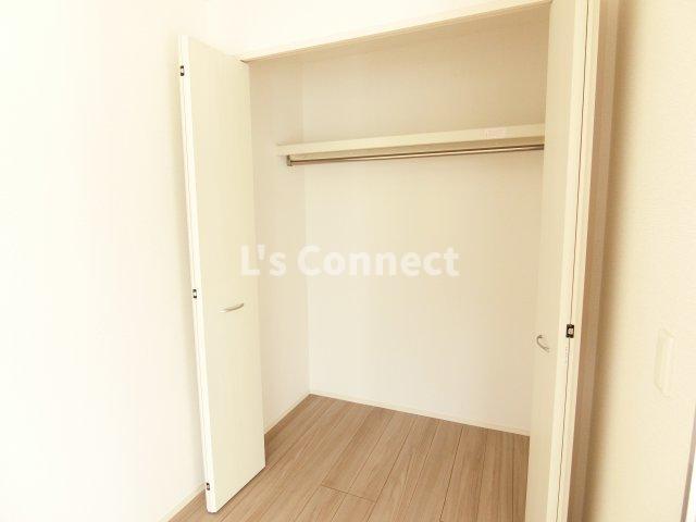 収納　クローゼットでお荷物もすっきり収納。