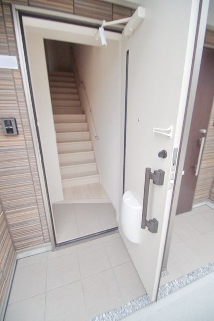 玄関　★外から見た玄関★