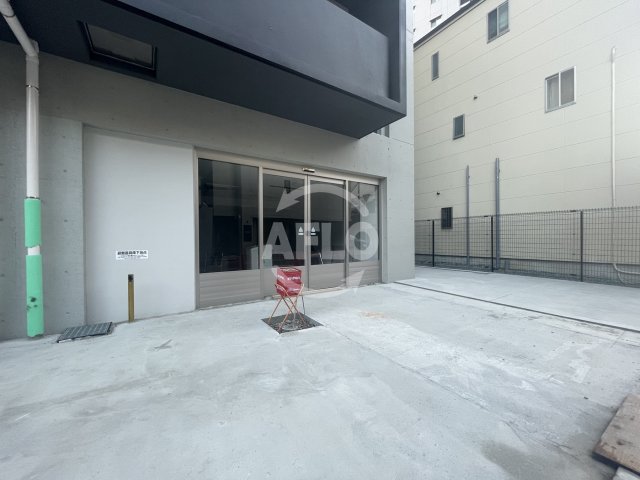 エントランス　グリュックメゾンF-SAGISU（グリュックメゾンエフサギス