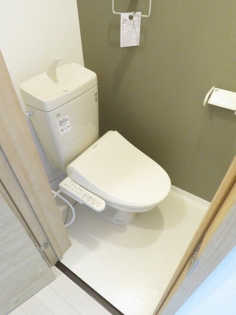 トイレ　ウォシュレット設置済みです。