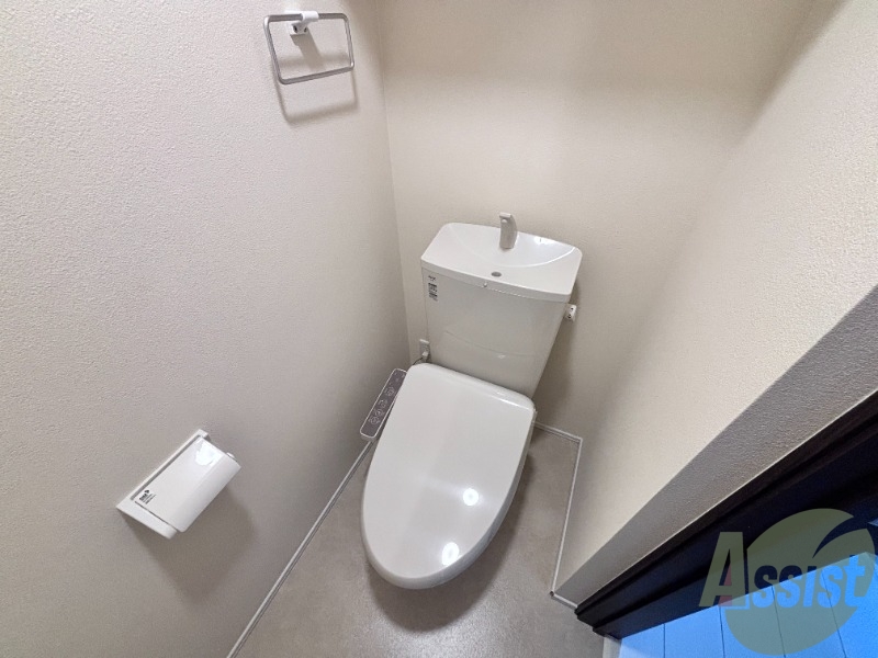 トイレ　暖房便座付きのトイレは、使用しやすくうれしいですね。