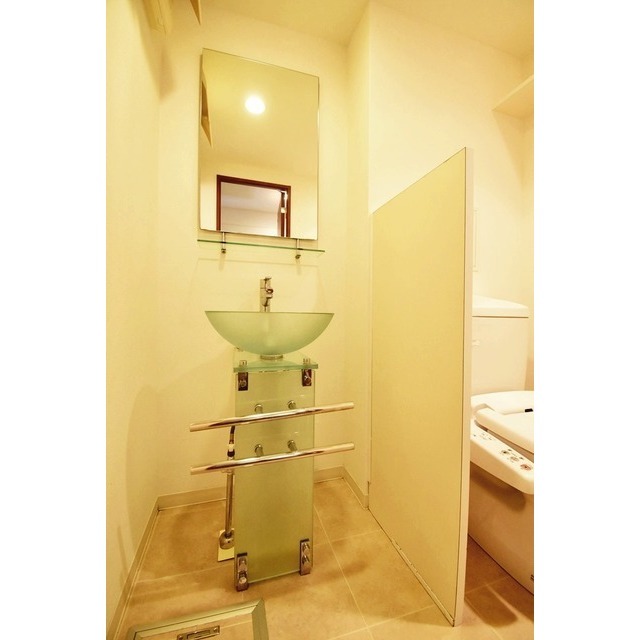 洗面設備　スペースが確保できる洗面所です