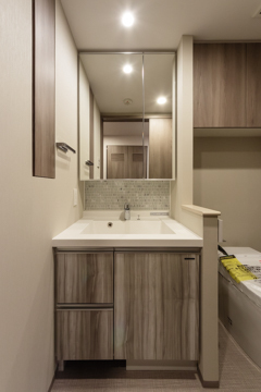 洗面設備　独立洗面台で身支度をすべて済ませてしまいましょう