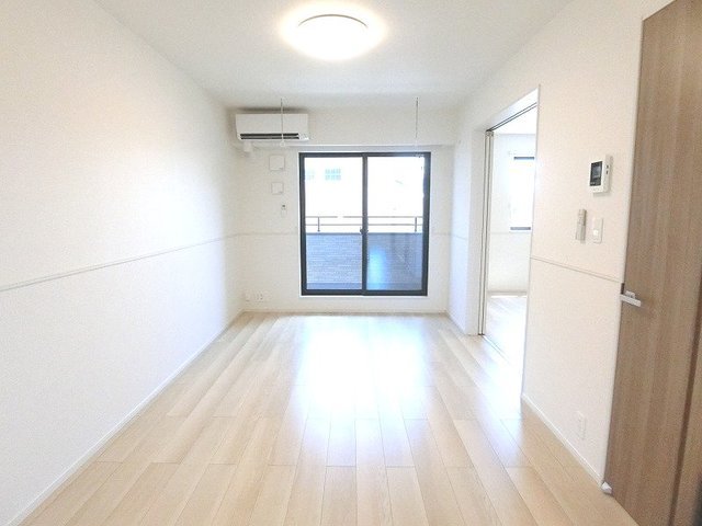 居室・リビング　居間です