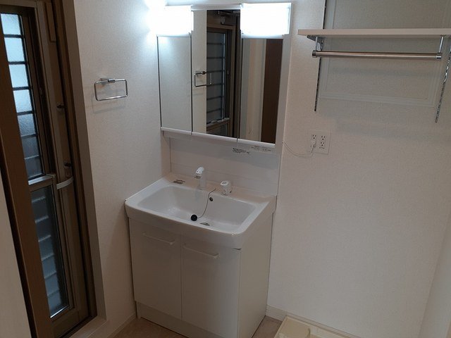 洗面設備　脱衣スペースもあります