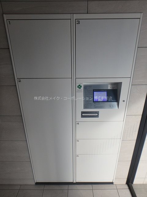 エントランス　※入居中の為別部屋写真使用現状優先