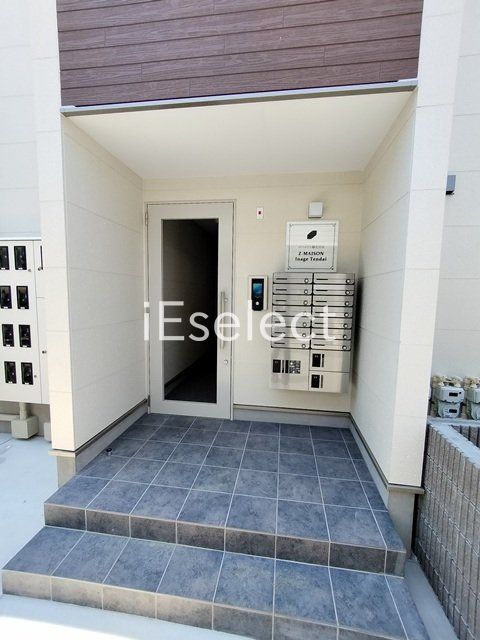 エントランス　安心のオートロック付き