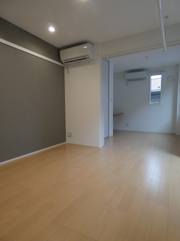 居室・リビング　こちらの居間で趣味の時間をお楽しみください