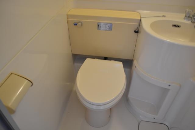 トイレ　水洗式のトイレです。