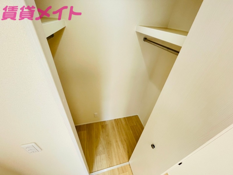 収納　同物件別部屋の写真です