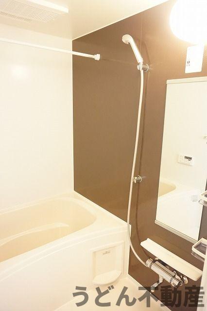 バス・シャワールーム　うどん県のお部屋探しはうどん不動産へ うどんちゃんとLINE