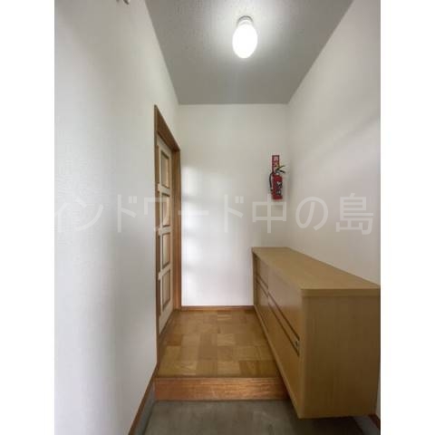 玄関　詳細は、ウィンドワード中の島までご相談下さい。