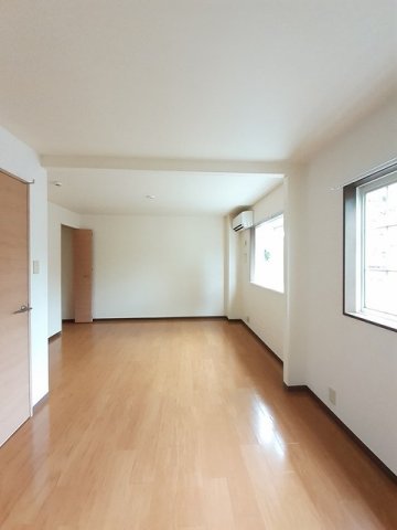 居室・リビング　居間です