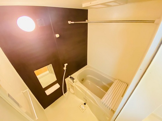 バス・シャワールーム　※別部屋の写真です