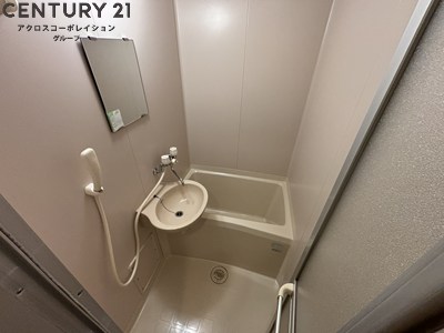 バス・シャワールーム　シンプルで機能的なユニットバスです！