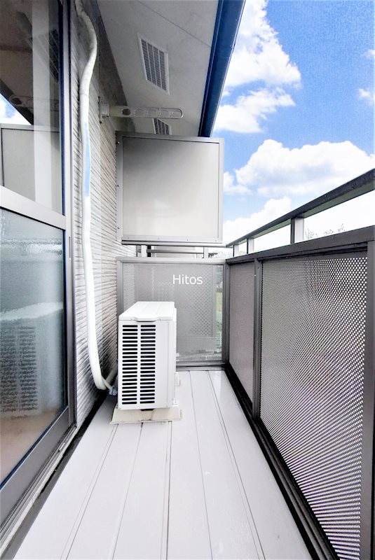 バルコニー　暖かな日差しのふりそそぐバルコニー