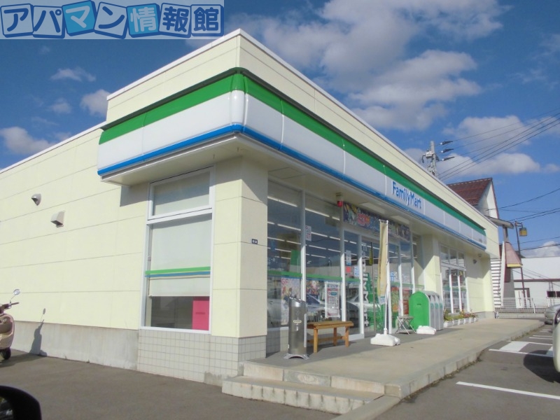 コンビニ　ファミリーマート新津荻川店（コンビニ）まで109m