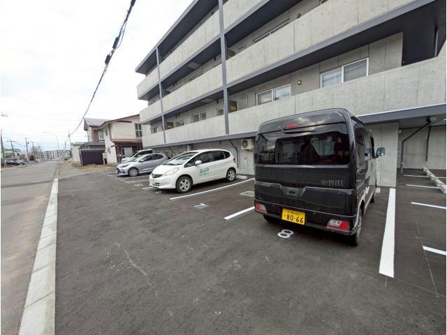 駐車場　駐車場