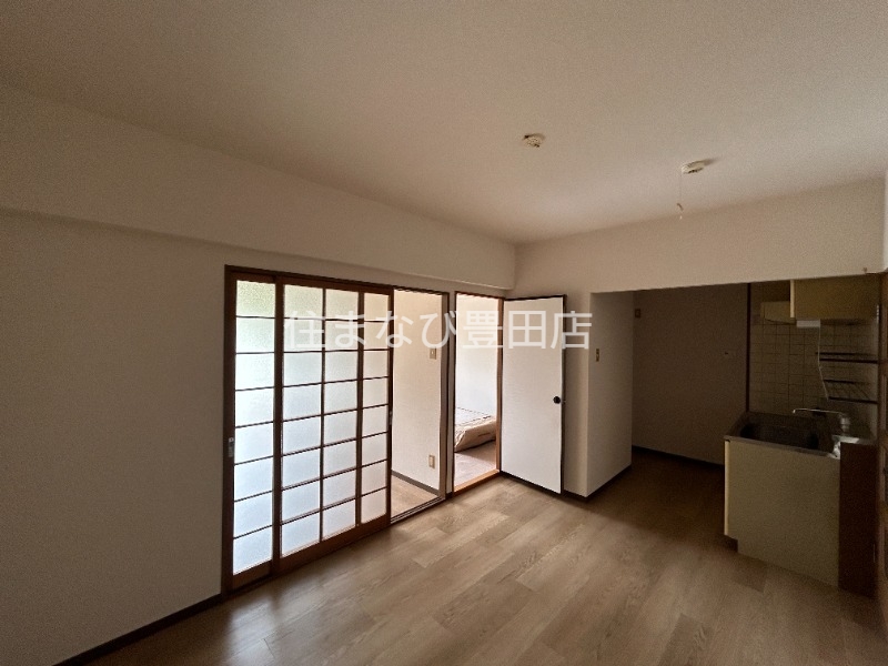 居室・リビング　同型別部屋写真