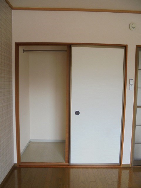 収納　写真は103号室です（参考）