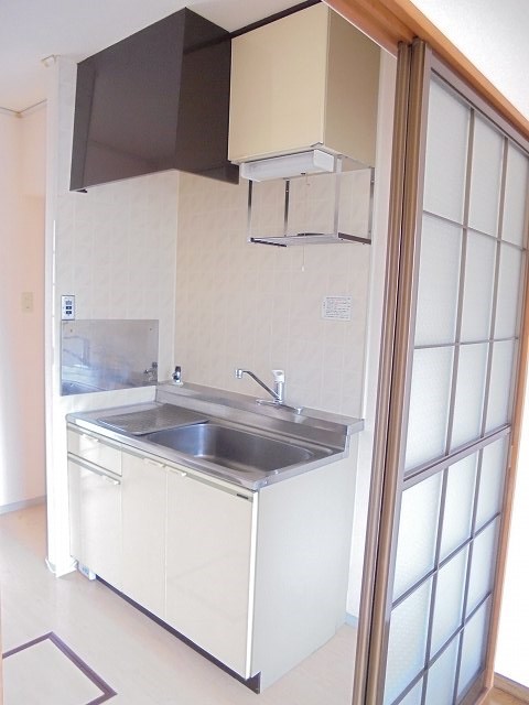 キッチン　写真は103号室です（参考）