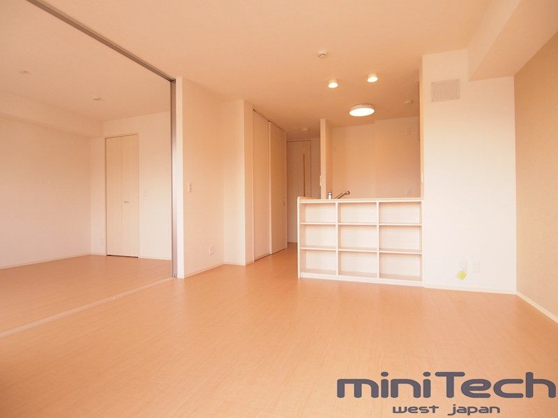 居室・リビング　※203号室写真の為、現況優先