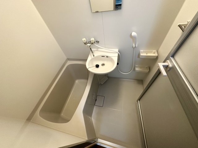 バス・シャワールーム　シンプルで機能的なユニットバスです！