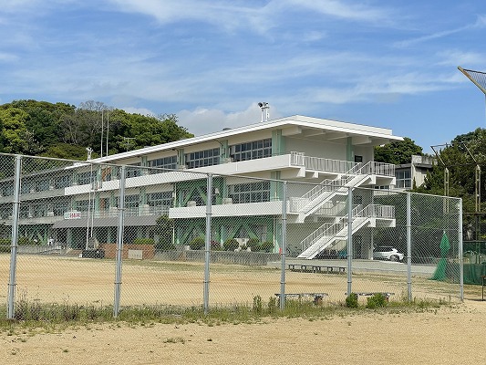 中学校　赤穂市立中学校赤穂西中学校（中学校）まで933m