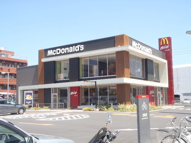飲食店　マクドナルド鹿児島上荒田店（飲食店）まで70m