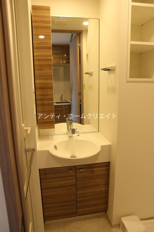 洗面設備　同タイプ別階部屋写真