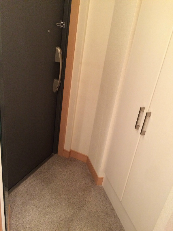 玄関　※別部屋のお写真になります