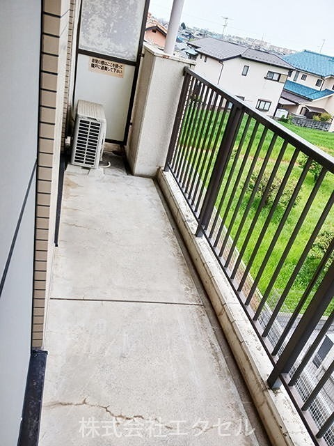バルコニー　南西向きで日当たり良好です。