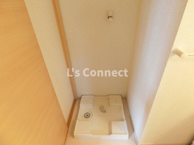 その他設備　室内洗濯機置き場には排水パン付き。