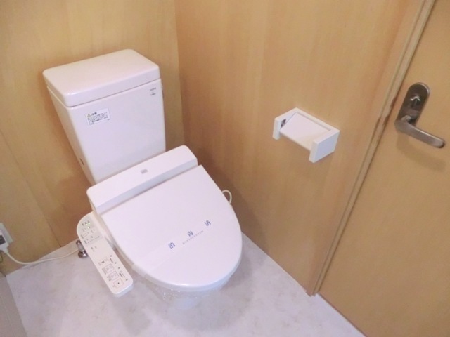 トイレ　★トイレ画像・温水洗浄便座付き★